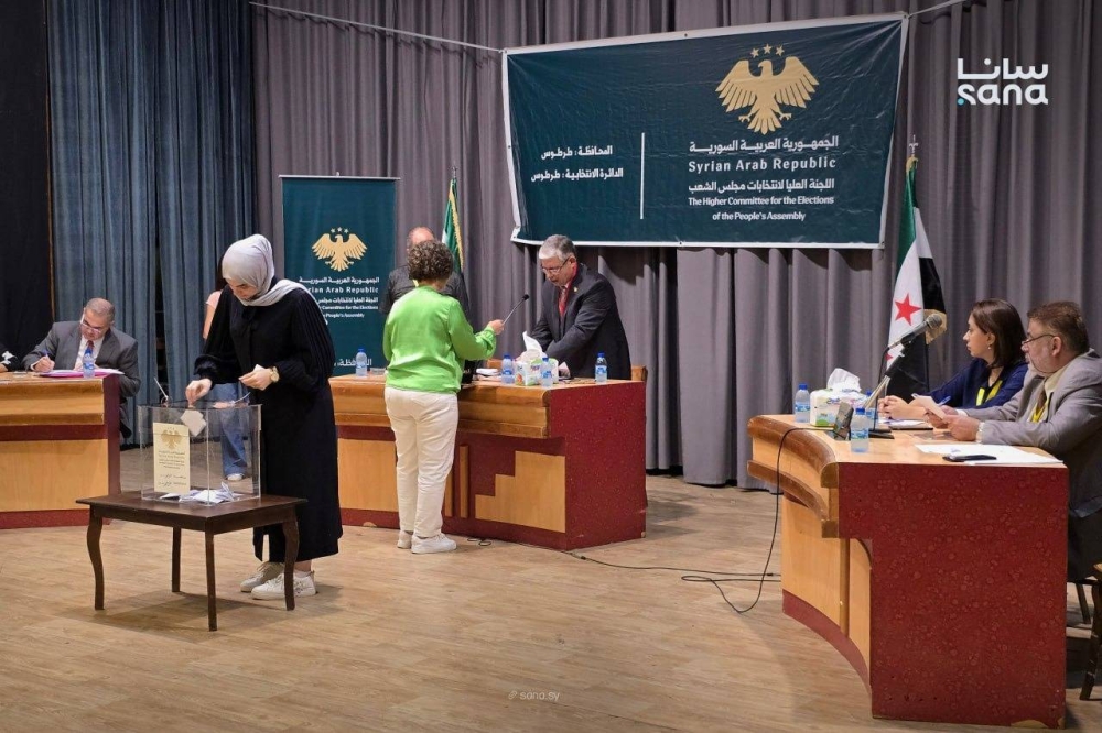 انطلاق أول انتخابات تشريعية في سوريا بعد سقوط نظام الأسد (فيديو وصور)