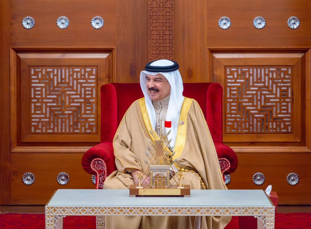 الملك القائد الأعلى للقوات المسلحة يستقبل قائد القوات البحرية بالقيادة المركزية الأمريكية قائد الأسطول الخامس