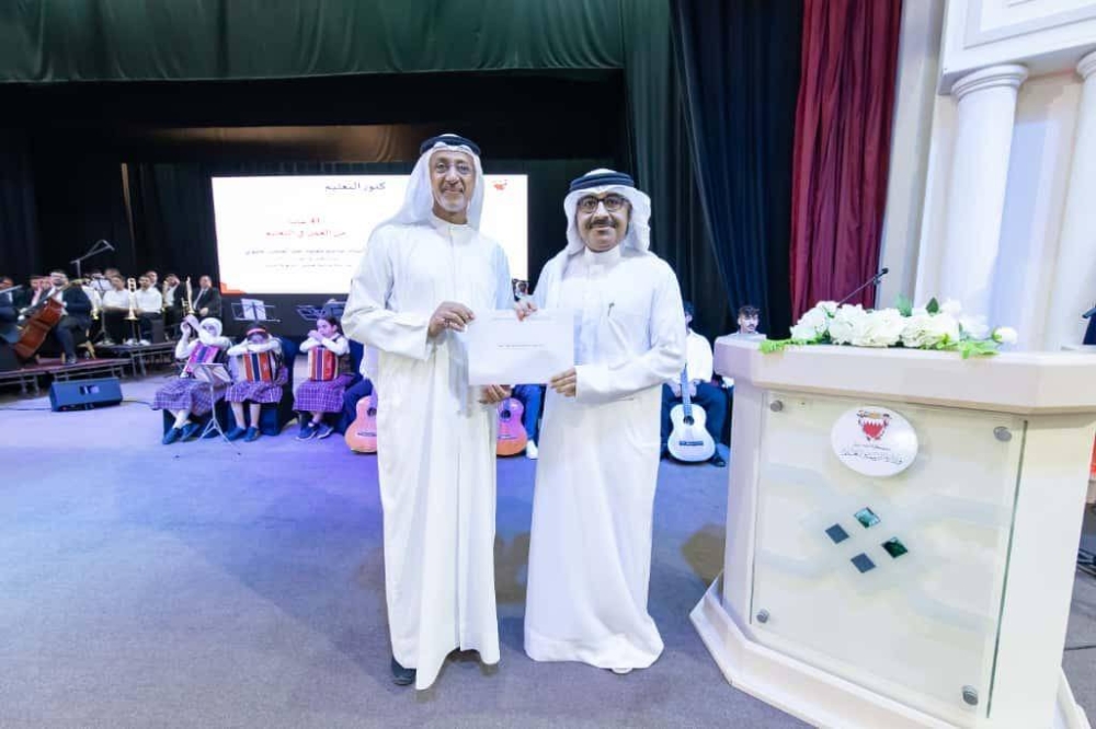 وزير التربية : المعلم هو شريك الأسرة في تربية وتعليم الأبناء.. ويستحق أن ننزله مكانته المتميزة