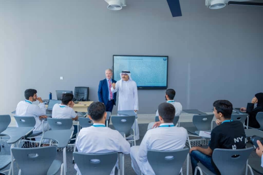 افتتح فرع "بوليتكنك البحرين" في دلمونيا وزير التربية: مواصلة بناء أجيال قادرة على الإسهام في نهضة الوطن