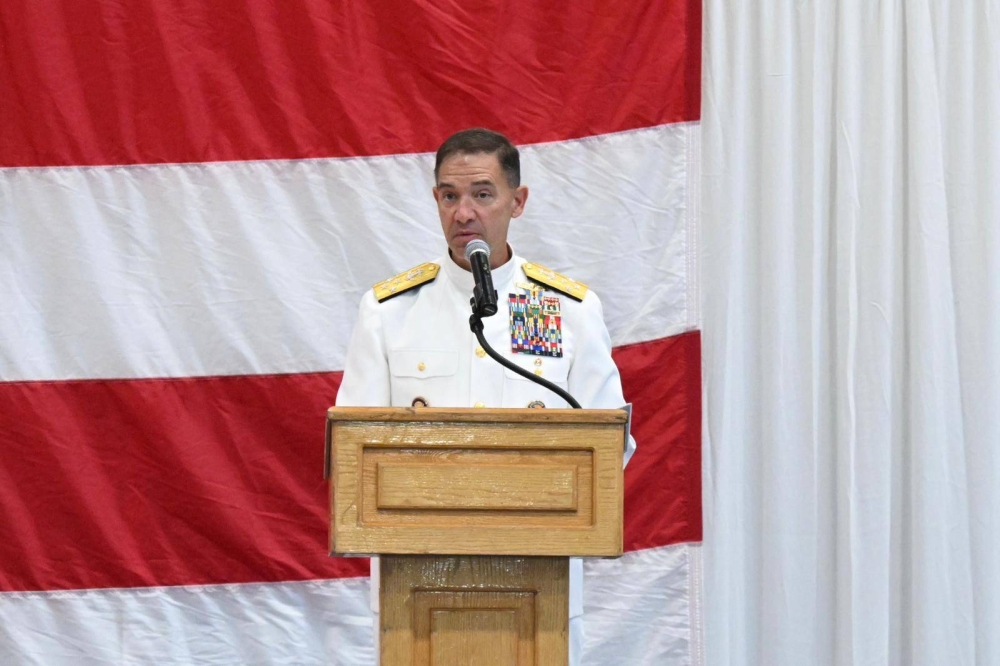 الأسطول الخامس يشهد تسلّم وتسليم القيادة في &laquo;الدعم البحري&raquo; الأمريكية بالبحرين