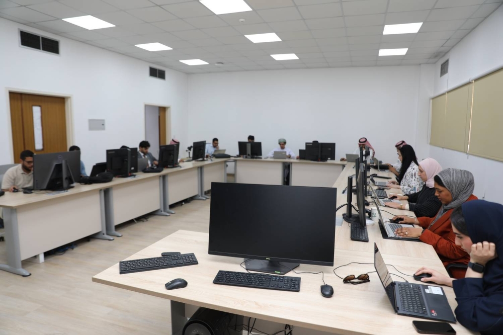 انطلاق الامتحانات النهائية لطلبة الدفعة العاشرة من دبلوم " إدارة المياه" بجامعة الخليج العربي