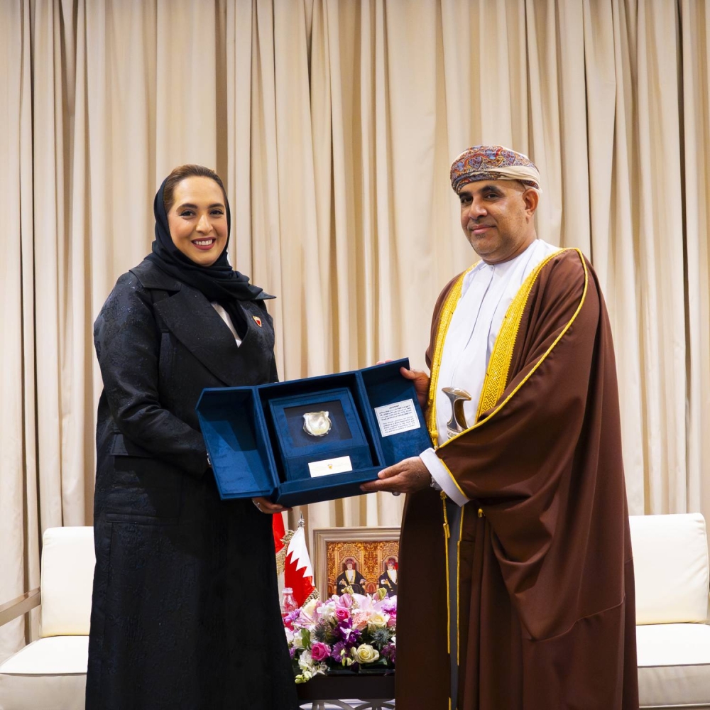 وزيرة الإسكان تبحث مع نظيرها العُماني تعزيز التعاون وتبادل الخبرات