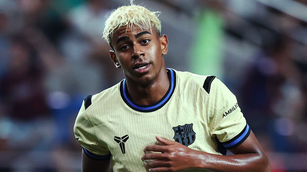 مدير بايرن ميونيخ: لامين يامال حالة استثنائية وموهبته مذهلة في هذا العمر