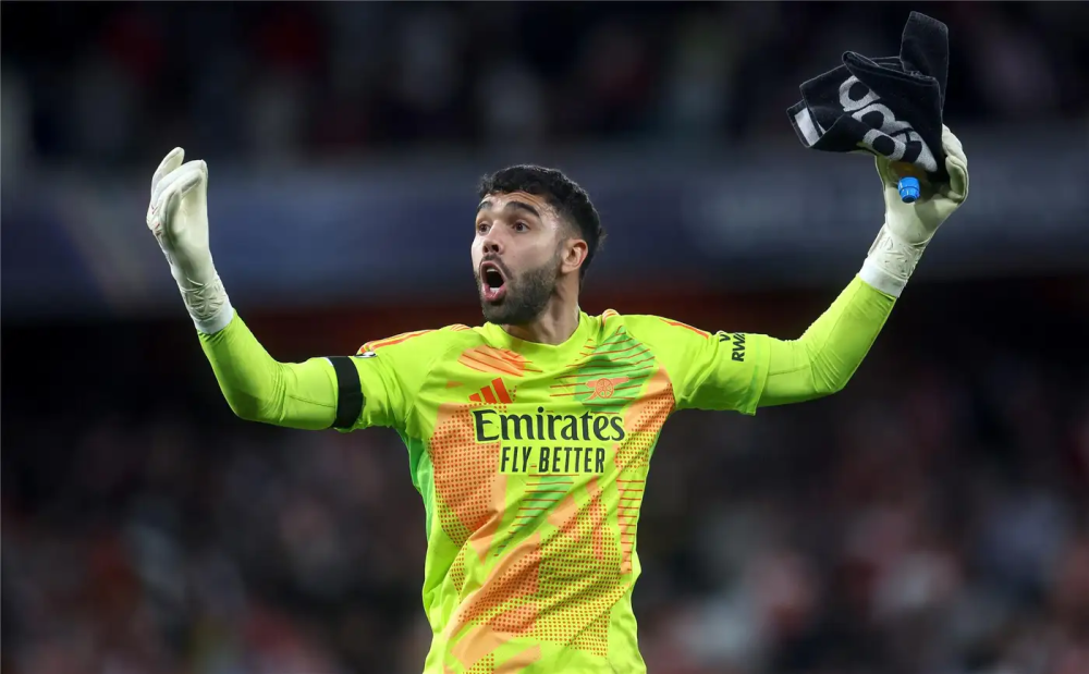 أرسنال يكافئ حارسه ديفيد رايا ويمنحه زيادة في الراتب دون تعديل مدة العقد
