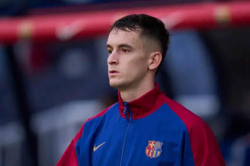 صراع لندني بين تشيلسي وأرسنال لضم مارك كاسادو من برشلونة