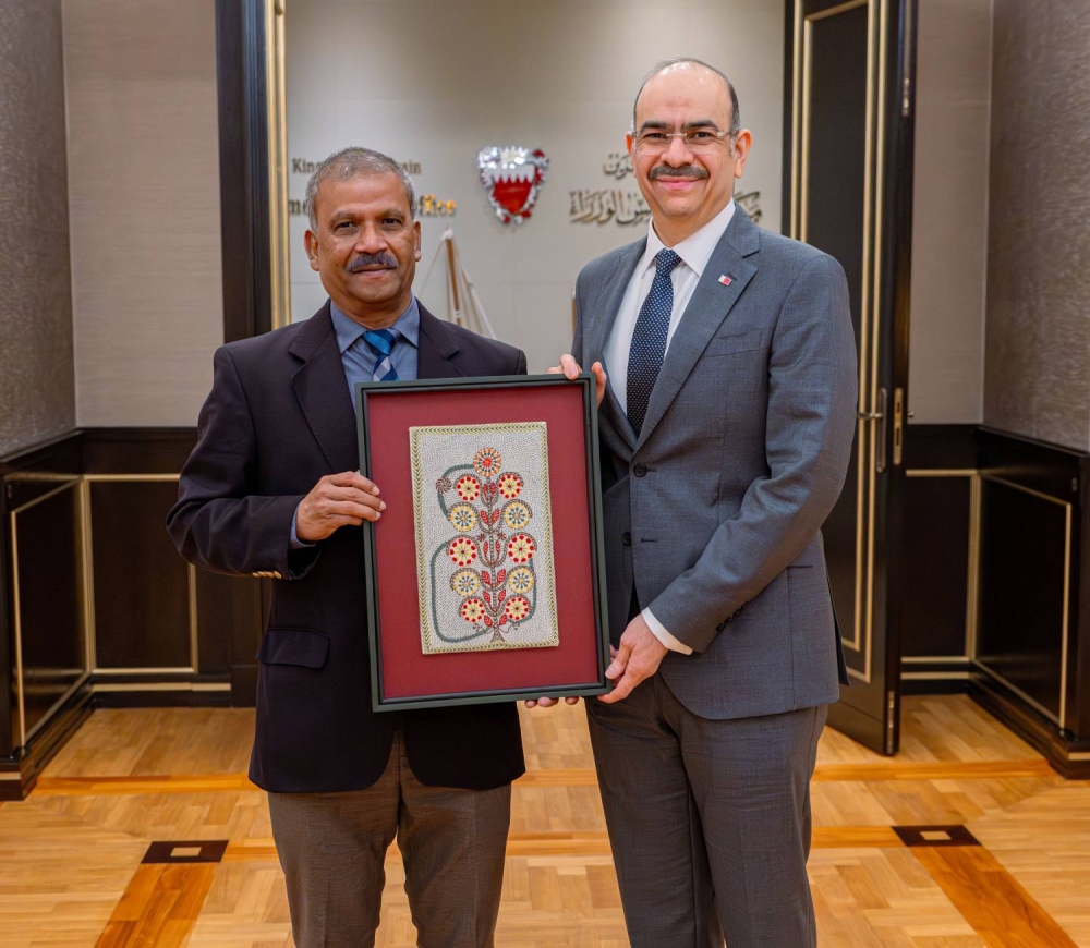 وزير الشؤون القانونية يستقبل مستشار شؤون القانون والعدل ورعاية المغتربين البنغالي