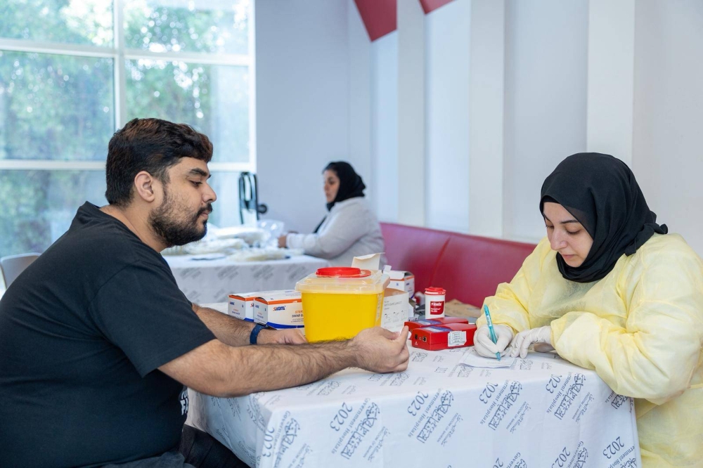 جامعة البحرين للتكنولوجيا تنظم حملة للتبرع بالدم بالتعاون مع مجمع السلمانية الطبي
