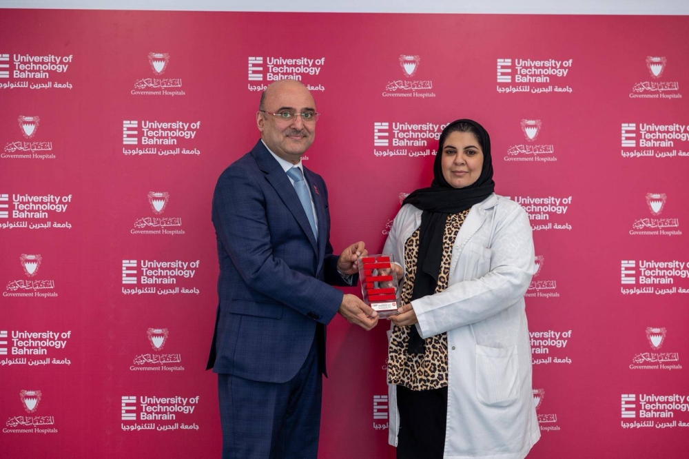 جامعة البحرين للتكنولوجيا تنظم حملة للتبرع بالدم بالتعاون مع مجمع السلمانية الطبي