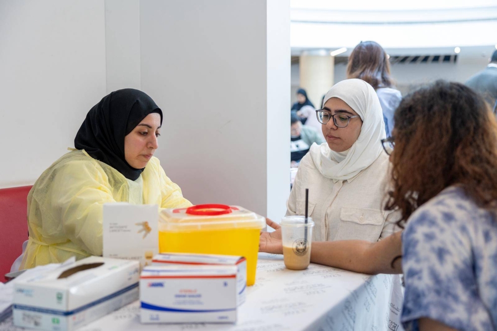 جامعة البحرين للتكنولوجيا تنظم حملة للتبرع بالدم بالتعاون مع مجمع السلمانية الطبي