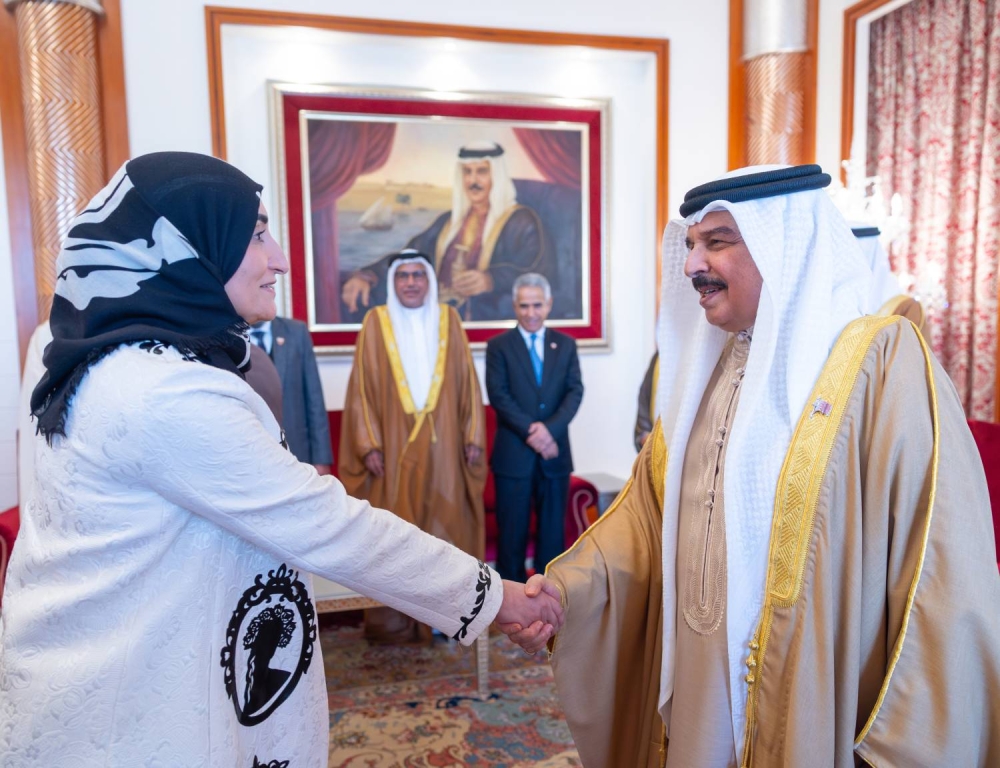 الملك : إسهام فاعل لأبناء البحرين في بناء نهضة الوطن وتعزيز سمعته المرموقة