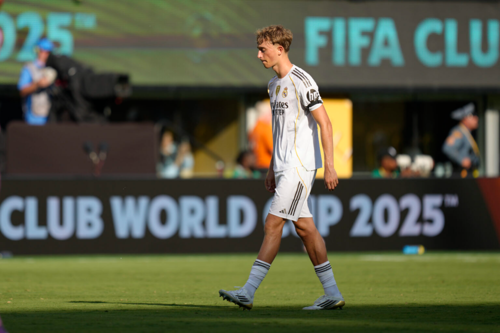 إصابة دين هويسن تربك ريال مدريد قبل الكلاسيكو