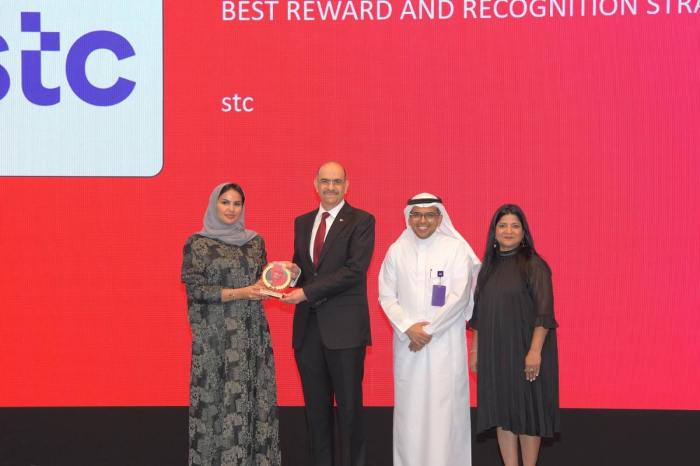 وزير الشؤون القانونية وزير العمل بالوكالة يفتتح المؤتمر السنوي الـ17 لإدارة الموارد البشرية