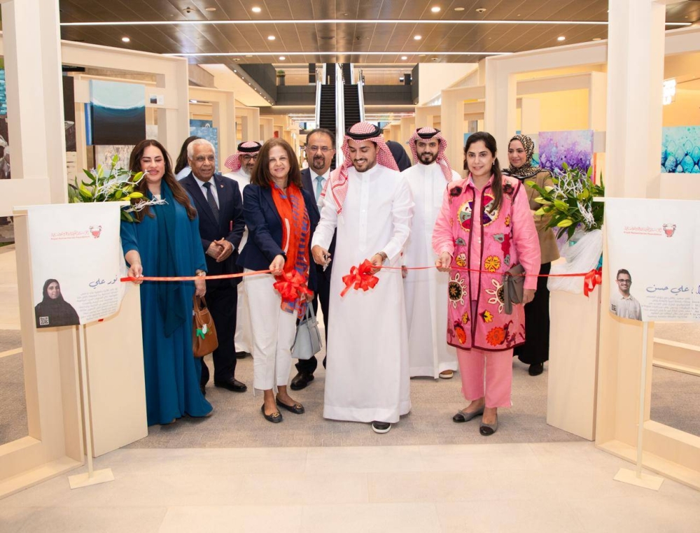 الأمين العام للمؤسسة الملكية للأعمال الإنسانية يفتتح المعرض الفني الأول (أوه يا مال)