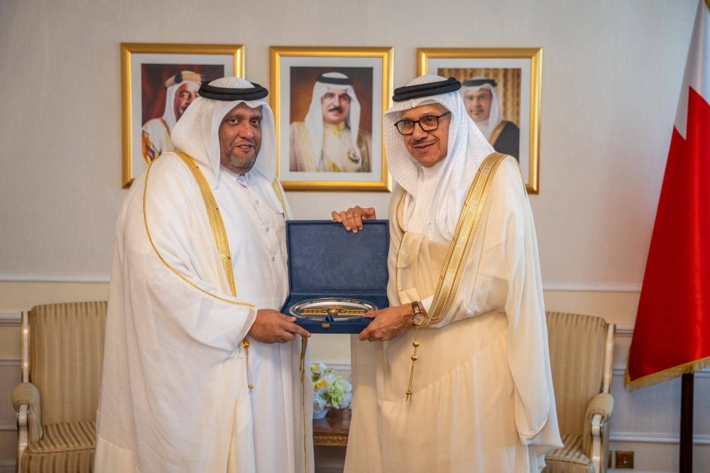 وزير الخارجية: جهود الخاطر عززت العلاقات والتعاون مع قطر