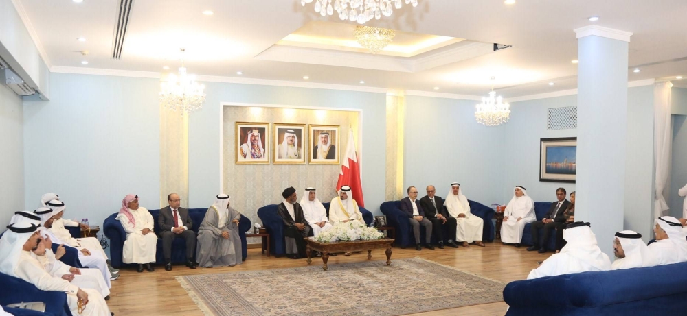 محافظ العاصمة يلتقي رواد المجلس الأسبوعي ويؤكد أهمية تعزيز الروابط مع الأهالي