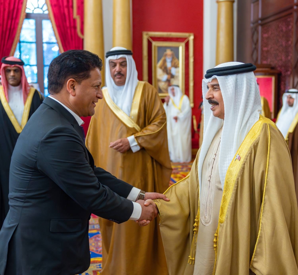 الملك يستقبل كبار أفراد العائلة المالكة الكريمة وكبار المسؤولين وعددًا من الأهالي وأصحاب الإنجازات