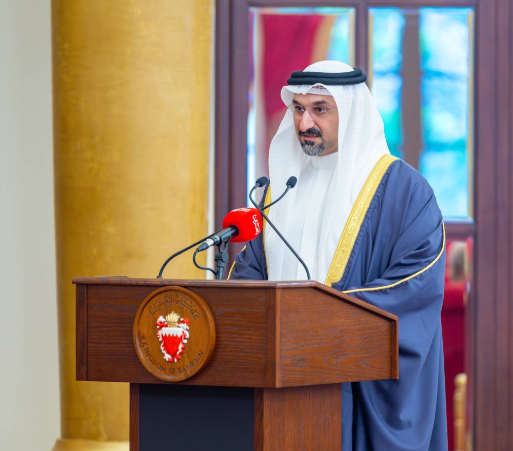 الملك يستقبل كبار أفراد العائلة المالكة الكريمة وكبار المسؤولين وعددًا من الأهالي وأصحاب الإنجازات