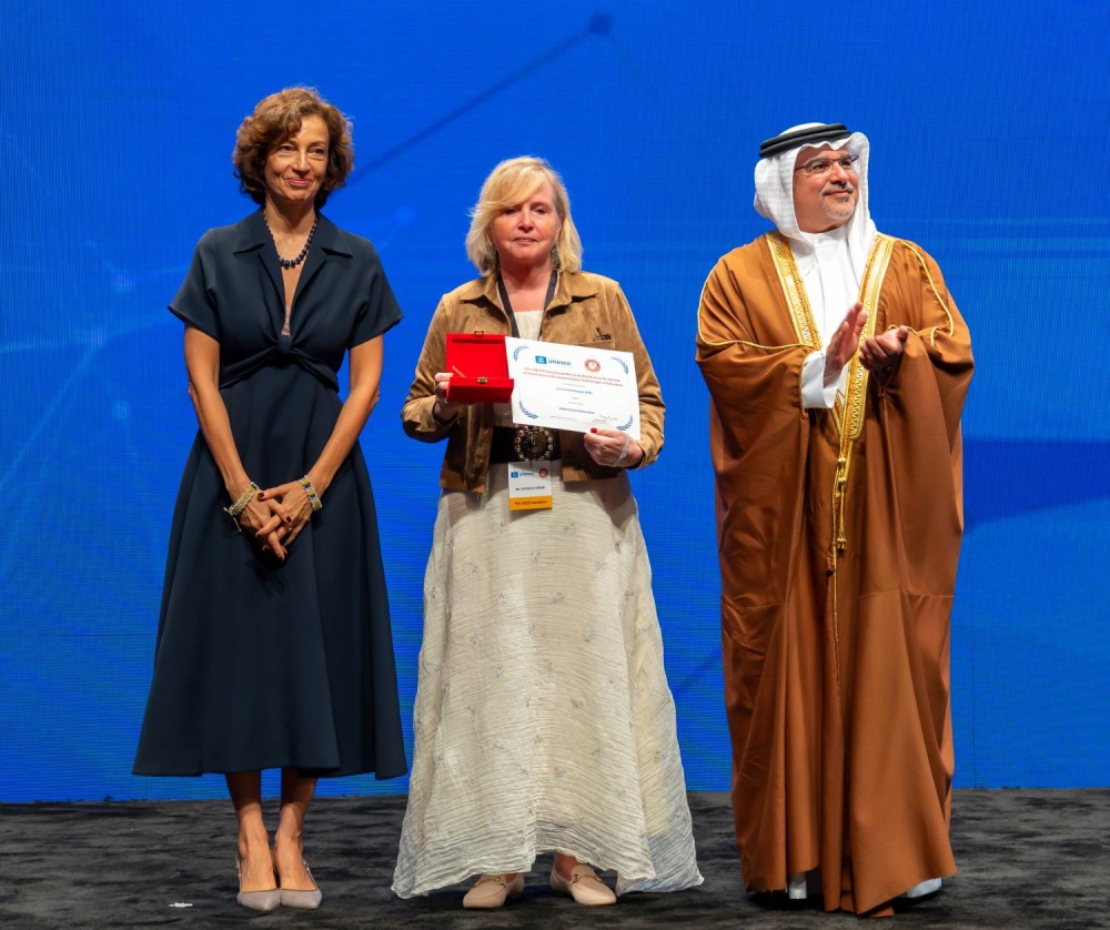 ولي العهد رئيس الوزراء يحضر حفل تسليم جائزة اليونسكو &ndash; الملك حمد بن عيسى آل خليفة لاستخدام تكنولوجيات المعلومات والاتصال