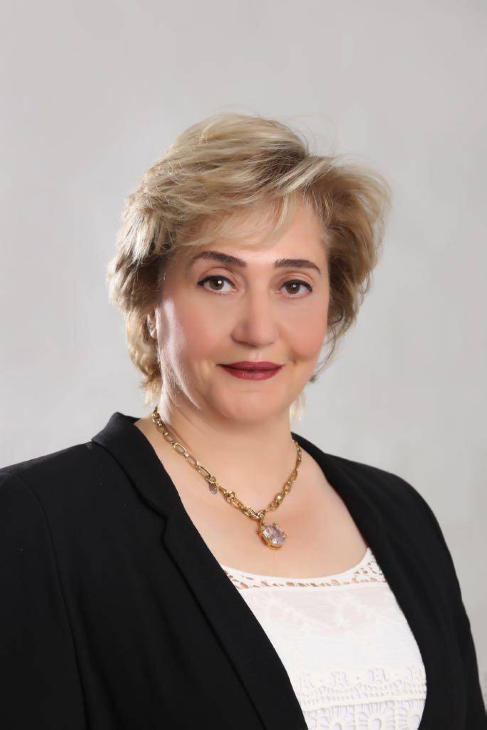 سحر سعد لـ&laquo;الوطن&raquo;: الروماتيزم ليس فقط آلام مفاصل وقد يصل للأعضاء الداخلية