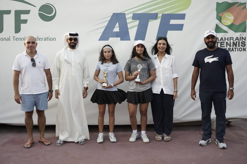 نائب رئيس الاتحاد البحريني يتوّج البحرينيان أحمد السيد وصوفيا بدر بلقبي فردي الأولاد والفتيات
