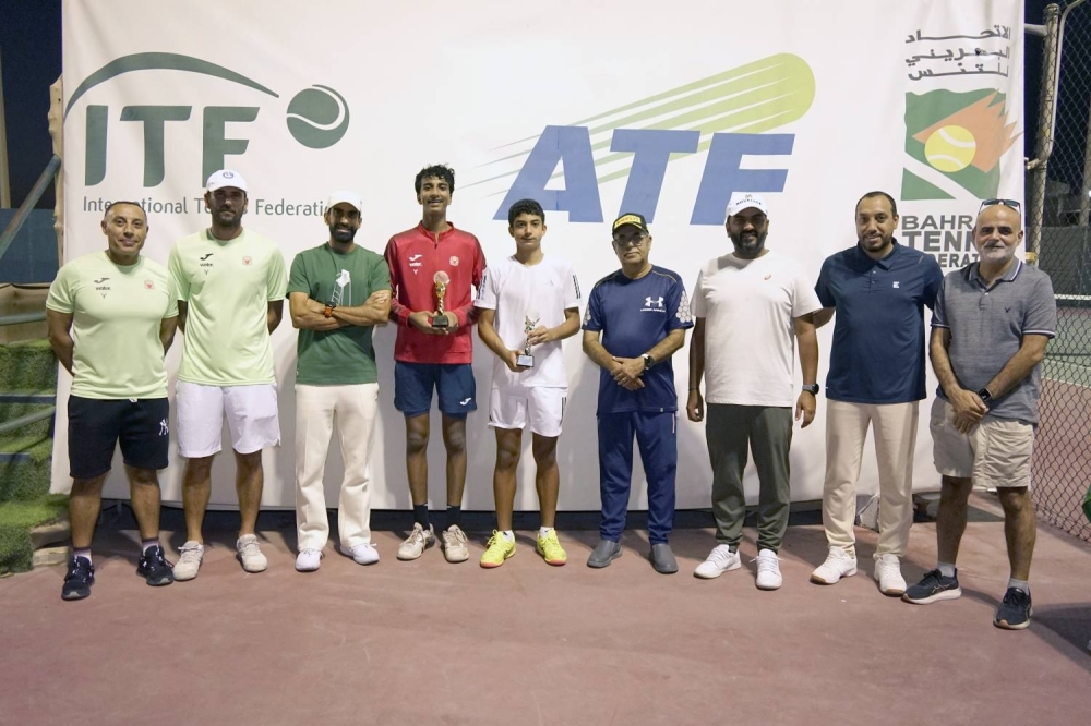 نائب رئيس الاتحاد البحريني يتوّج البحرينيان أحمد السيد وصوفيا بدر بلقبي فردي الأولاد والفتيات
