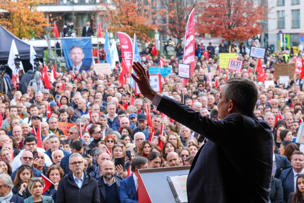 تركيا: تراشق بين إردوغان وأوزيل حول دعم الغرب