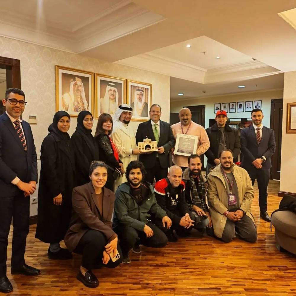 سفير البحرين لدى روسيا يستقبل وفد جمعية الصم البحرينية الفائز بمهرجان إقليم الإيماءة المسرحي الدولي