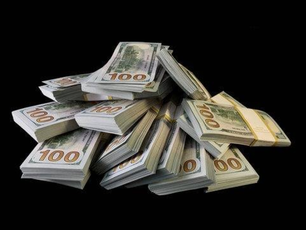 تعافي الدولار بعد موجة بيع في المعاملات المبكرة