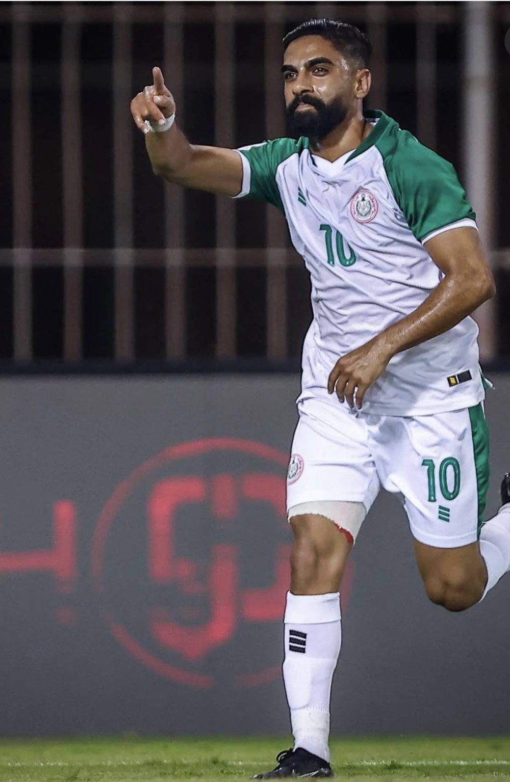 الجولة الرابعة من دوري ناصر بن حمد الممتاز: 15 هدفا و16 إنذارا وحالة طرد واحدة