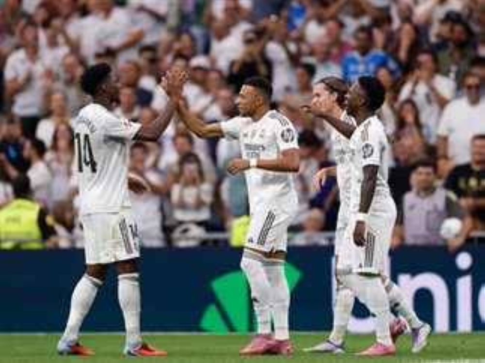 ريال مدريد يخطط لمكافأة لاعبه الشاب بعقد جديد وراتب مضاعف