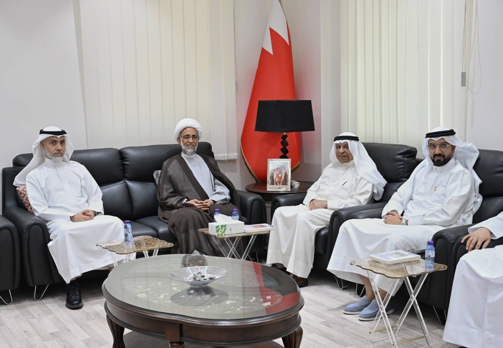 رئيس الأوقاف الجعفرية يستقبل الشيخ حسن الصفار
