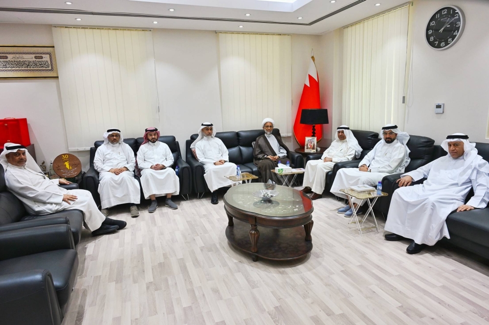 رئيس الأوقاف الجعفرية يستقبل الشيخ حسن الصفار