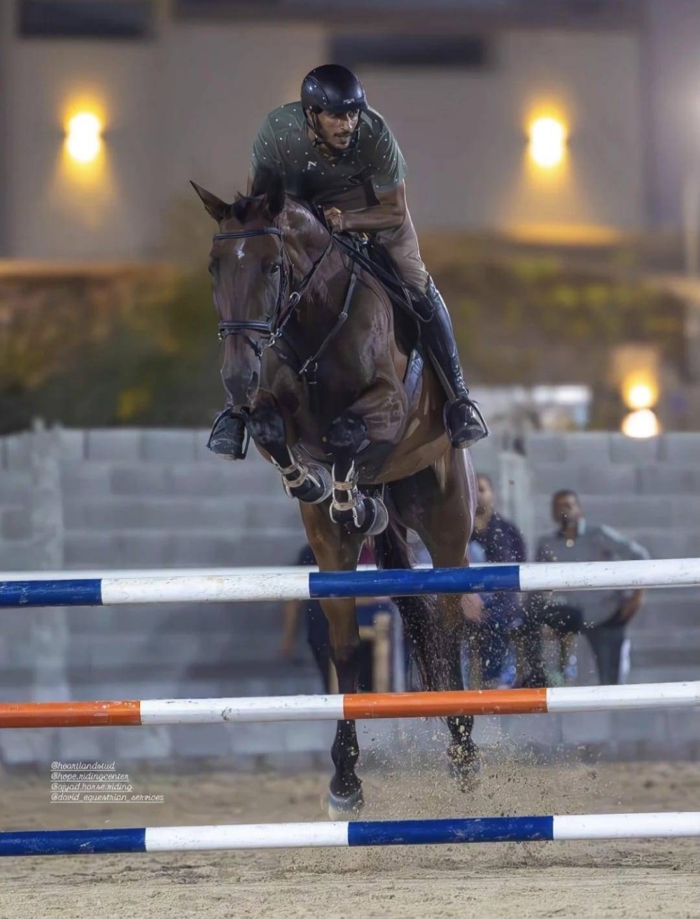 مشاركة واسعة ومنافسات قوية في المسابقة التدريبية الأولى لقفز الحواجز