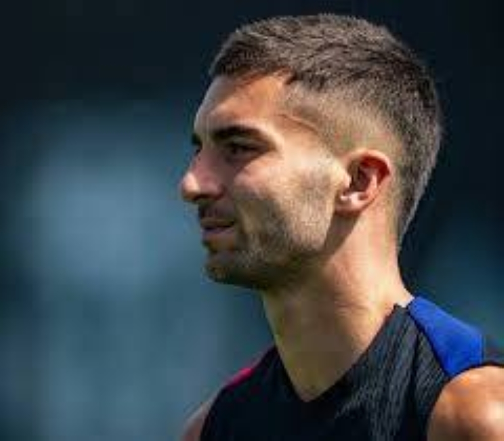 بعد استبعاده من معسكر إسبانيا.. برشلونة يكشف عن تفاصيل إصابة فيران توريس