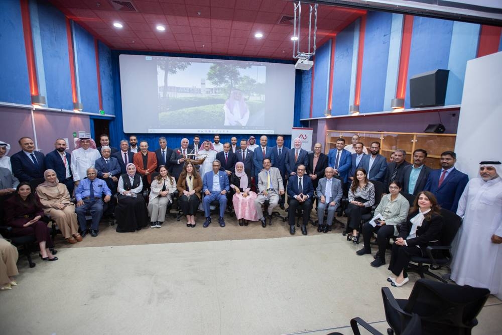 الجامعة الأهلية تحتفي بكوادرها الأكاديمية في أجواء من الفخر والاعتزاز