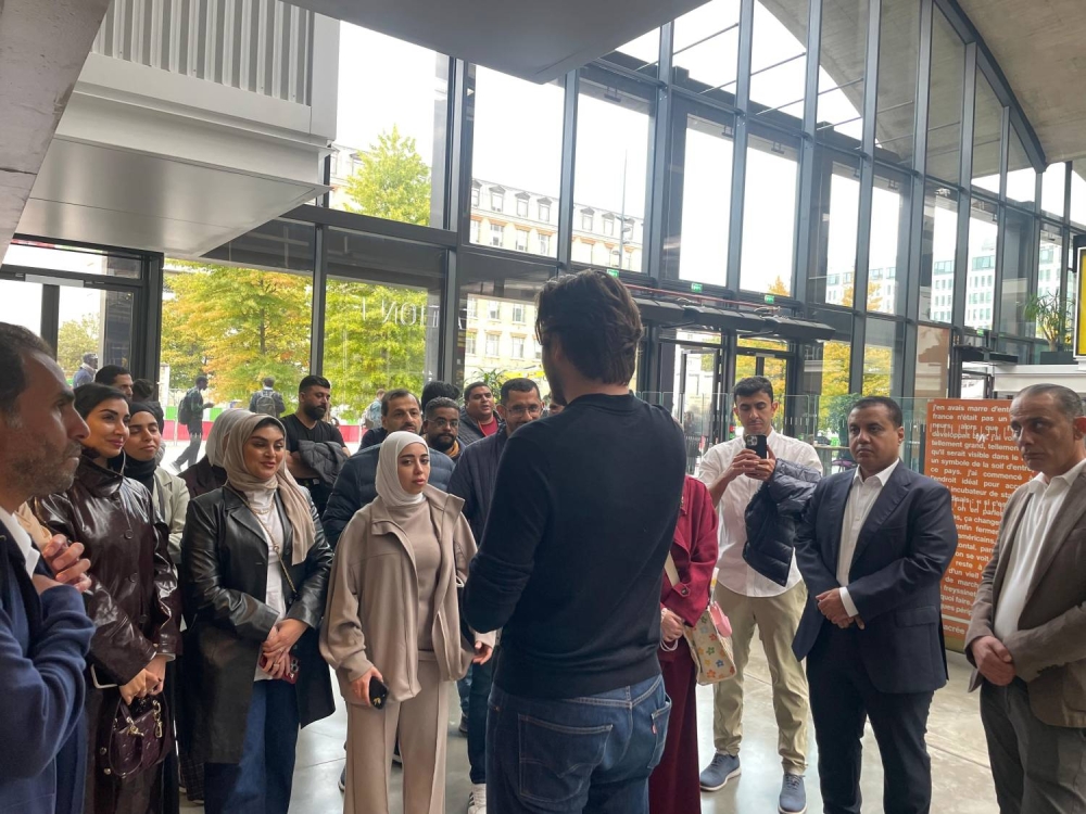 طلاب ماجستير إدارة الأعمال بـ "الخليج العربي" ينطلقون في رحلة تعليمية إلى جامعة "إسيك" للأعمال