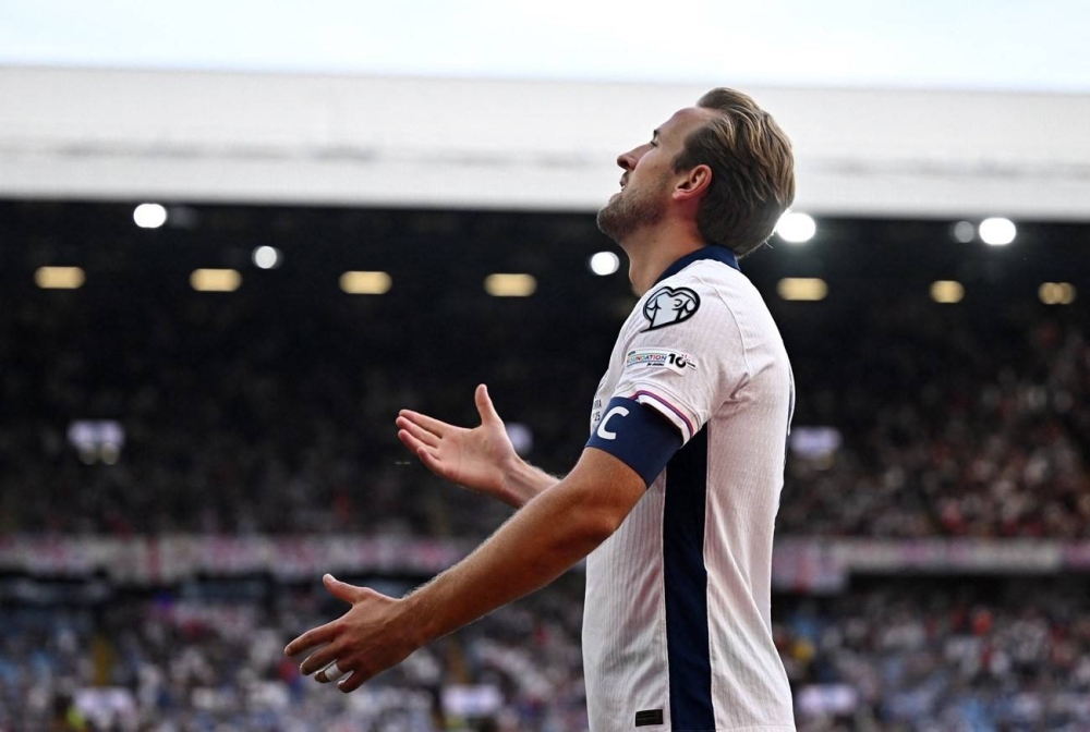 قناص إنجلترا خارج الحسابات أمام لاتفيا.. وموهبة توتنهام تنضم للأسود الثلاثة