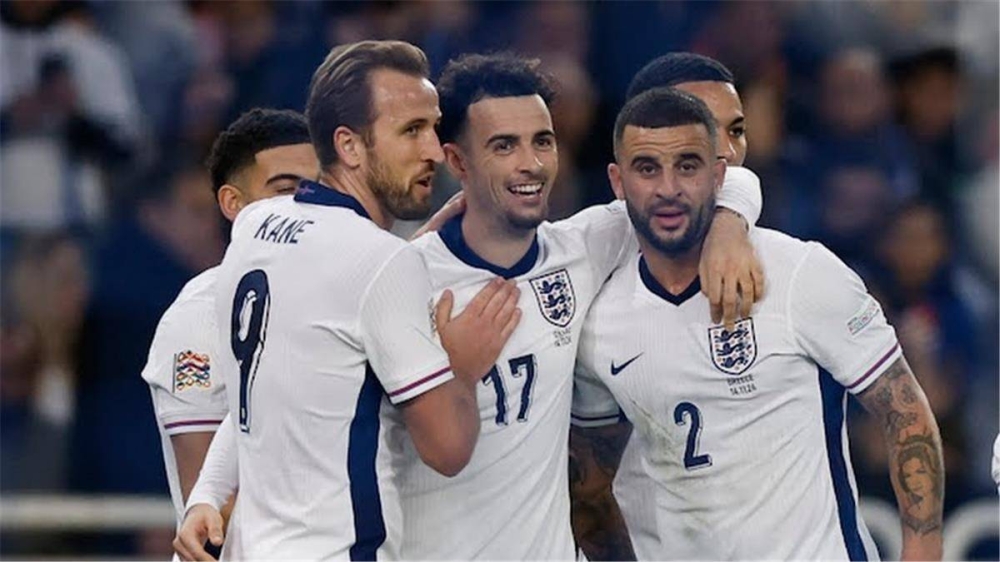 قناص إنجلترا خارج الحسابات أمام لاتفيا.. وموهبة توتنهام تنضم للأسود الثلاثة