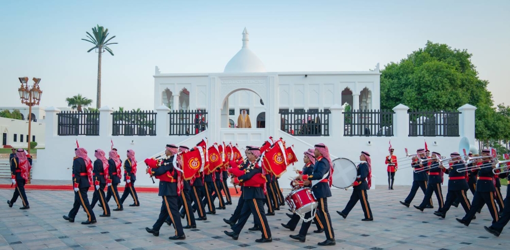 الملك يتسلم أوراق اعتماد 4 سفراء جدد لدى مملكة البحرين