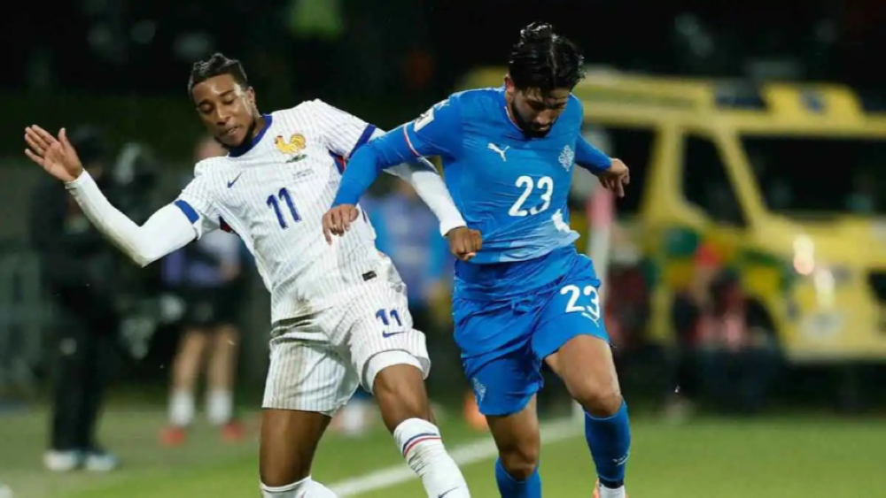 انتقادات لاذعة لنجم برشلونة بعد تعثر فرنسا أمام أيسلندا في تصفيات مونديال 2026