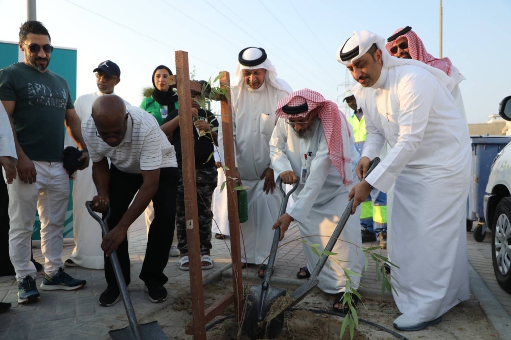 بلدية "الجنوبية" تنظم فعاليات لتوزيع وغرس الشتلات بمناسبة أسبوع الشجرة