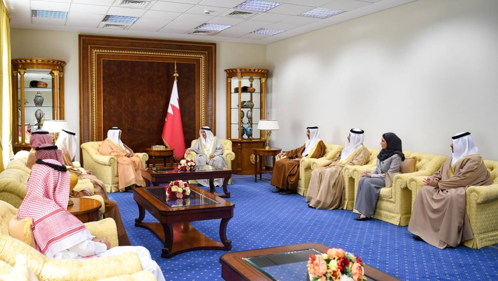 خالد بن عبد الله يلتقي نائب وزير النقل والخدمات اللوجستية السعودي