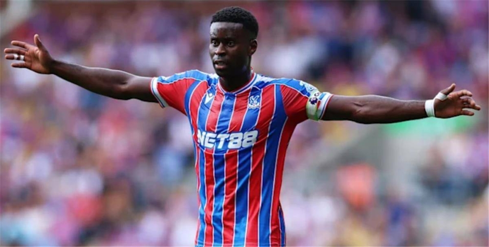 جوهرة كريستال بالاس تشعل الصراع بين كبار أوروبا