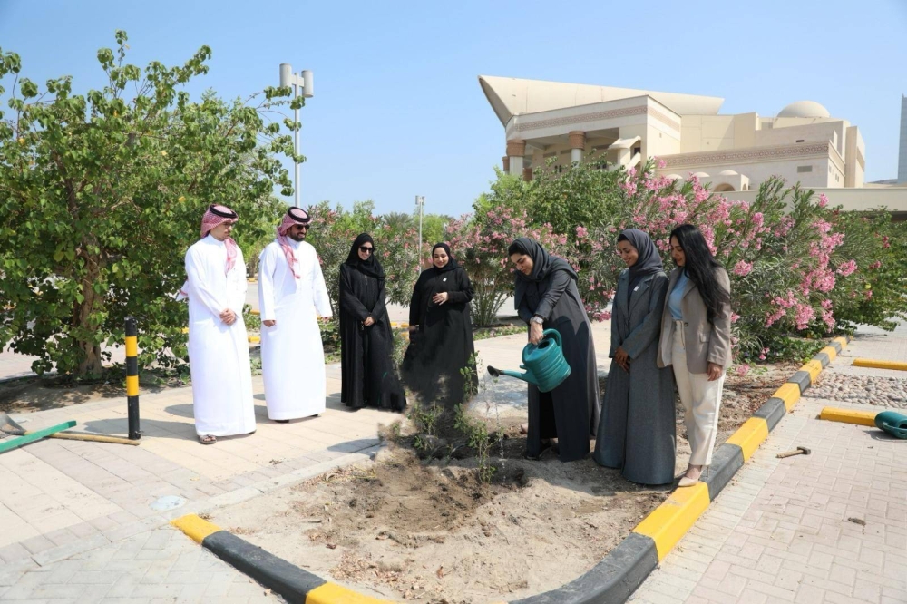 مشاركة الأمانة العامة لوقف عيسى بن سلمان التعليمي الخيري في فعاليات أسبوع الشجرة