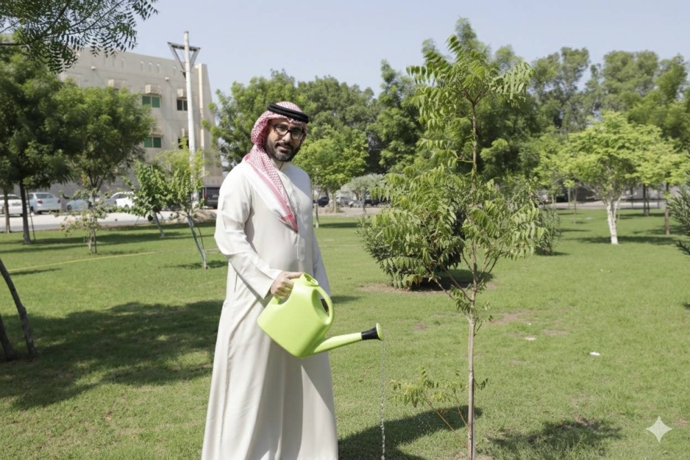 الأمين العام للمجلس الأعلى للشباب والرياضة يشارك في فعاليات "أسبوع الشجرة"