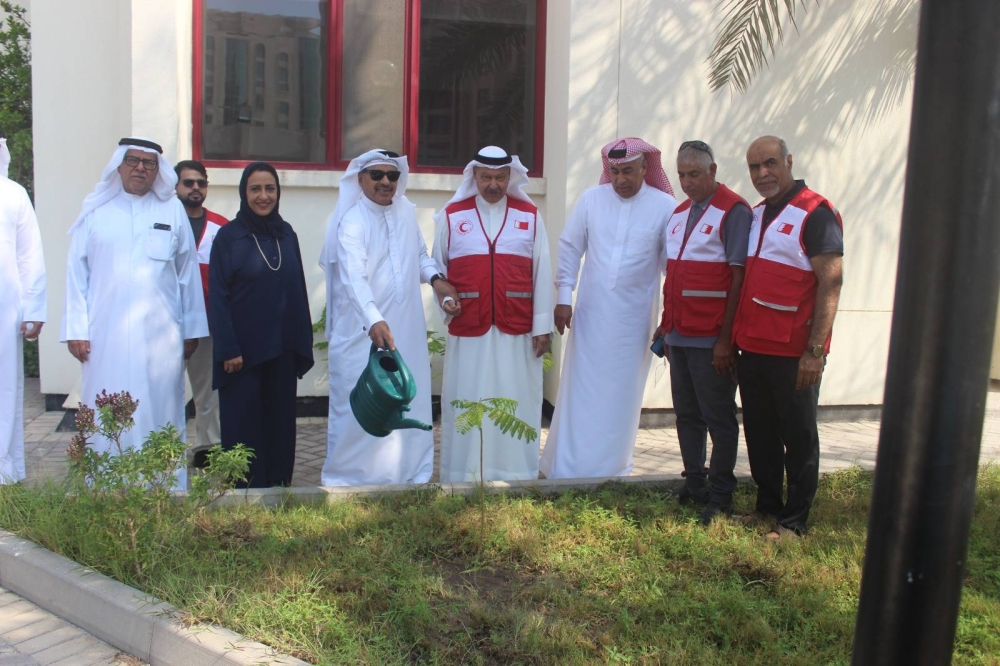 "الهلال الأحمر البحريني" تحيي "أسبوع الشجرة"