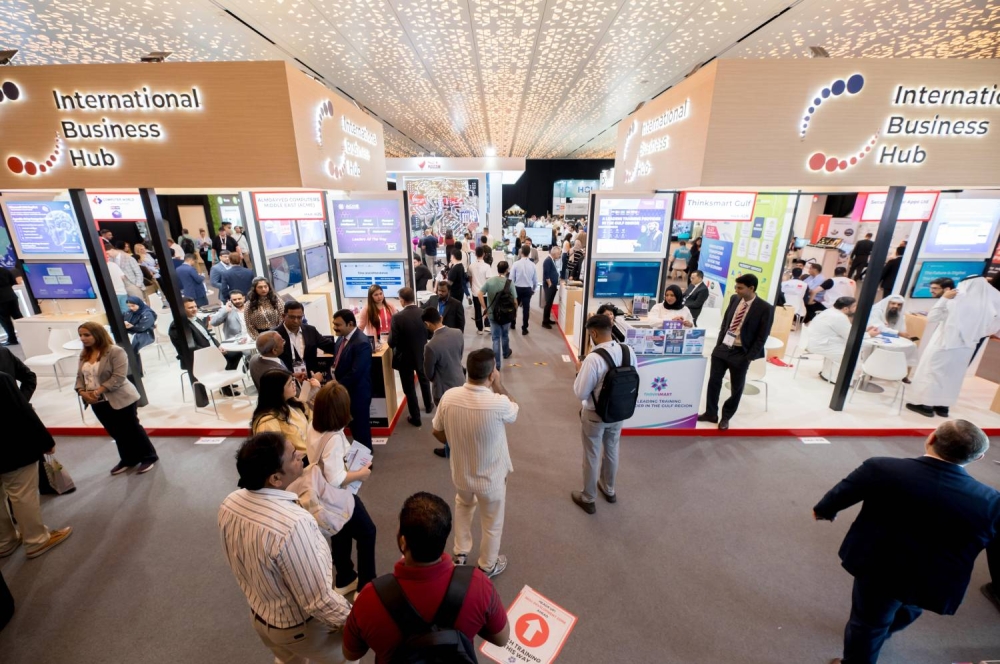 شركات بحرينية توقع مذكرات تفاهم مع نظائرها الدولية في "الجناح العالمي للأعمال"