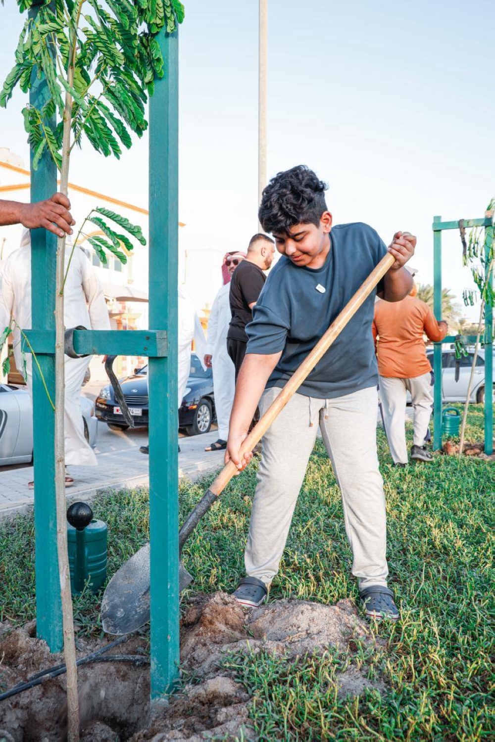البلدية الشمالية تواصل فعاليات أسبوع الشجرة في ممشى مدينة حمد 1209