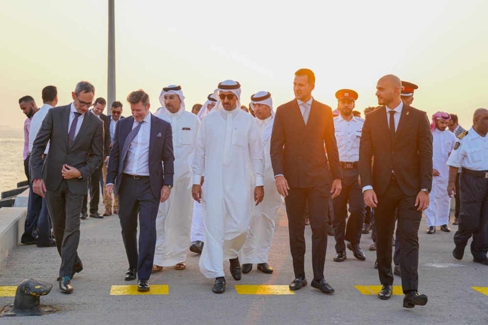 تدشين القاطرتين البحريتين "سفتزر المنامة" و"سفتزر أوال"